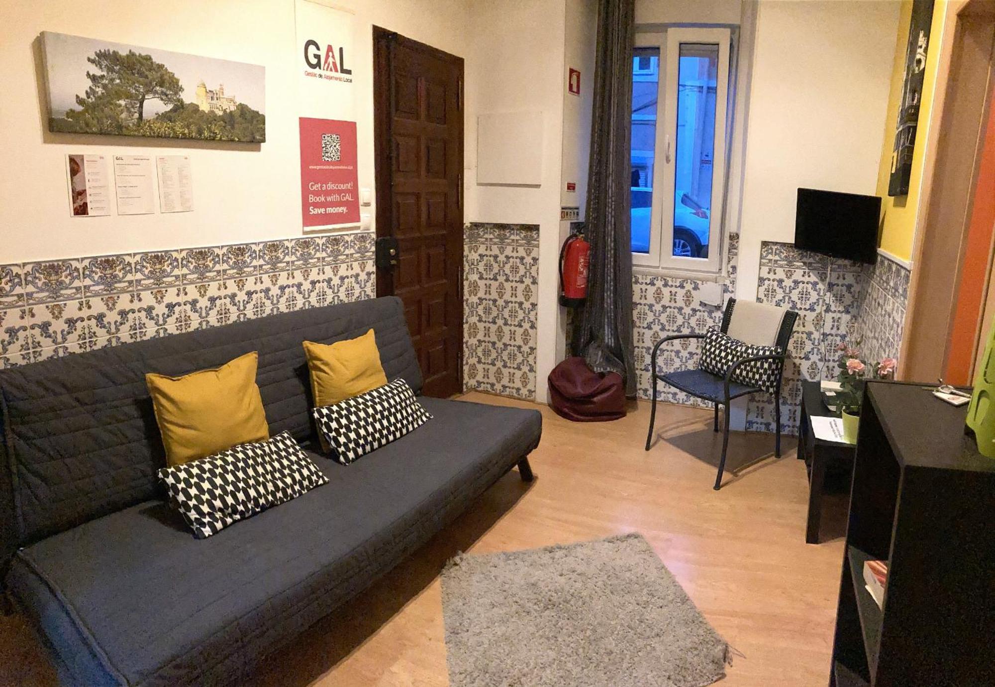 Lisbon T2 Apartment In Typical Villa In Sapadores Lisboa Exteriör bild